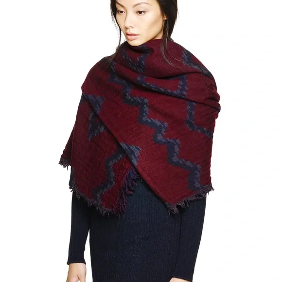 Aritzia Wilfred Blanket Scarf - Picture 16 of 16